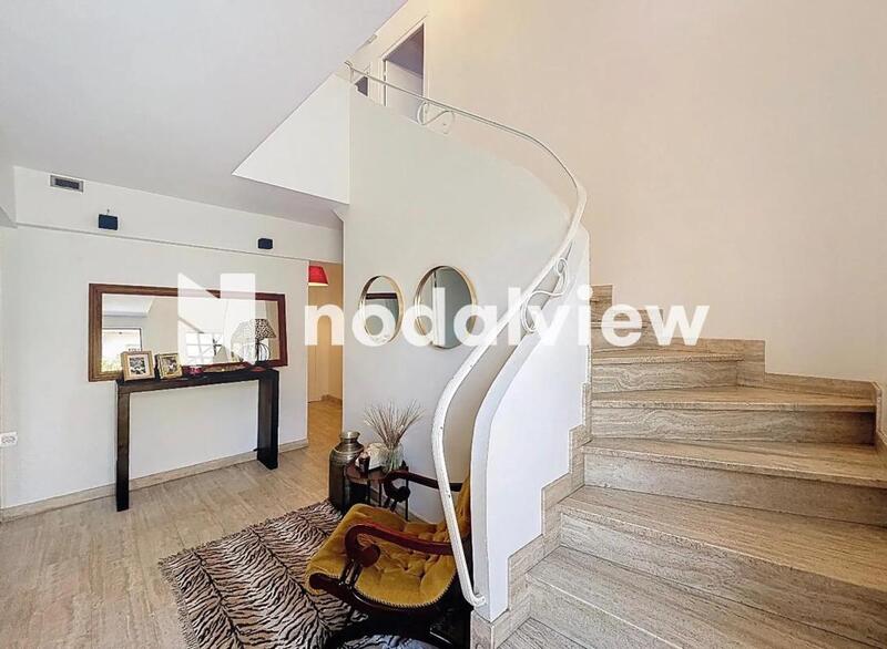 Maison - 113 m² - 6 pièces