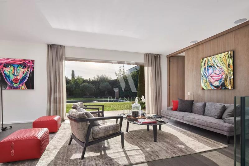 Villa - 330 m² - 7 pièces