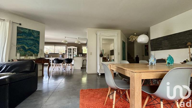 Maison - 198 m² - 6 pièces