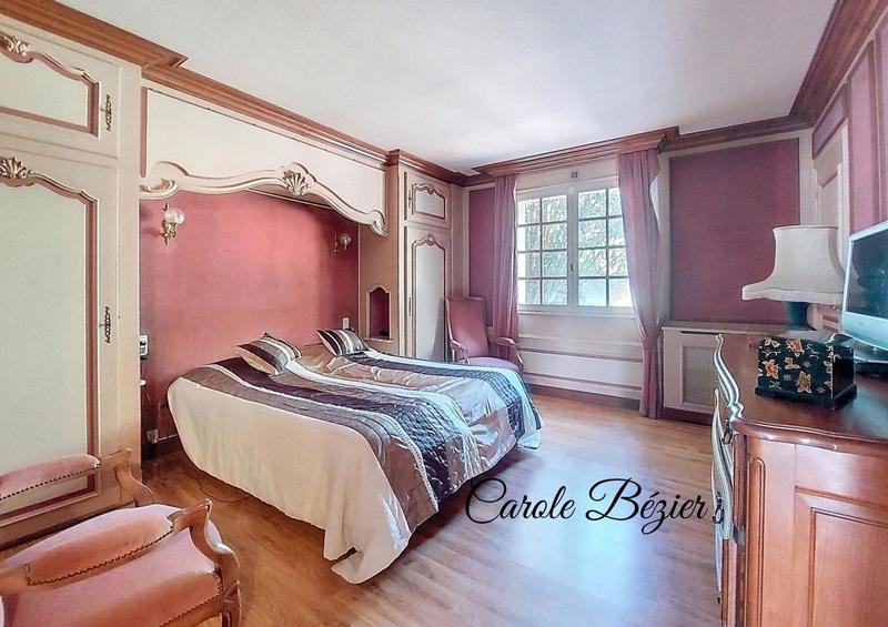 Maison - 255 m² - 8 pièces