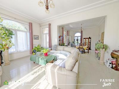 Demeure - 137 m² - 6 pièces