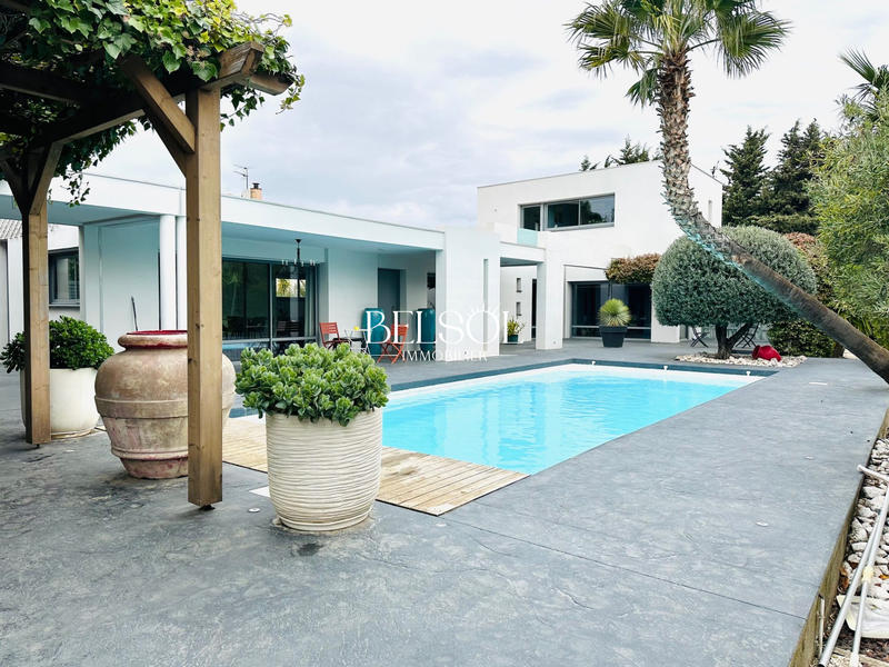 Villa - 180 m² - 5 pièces