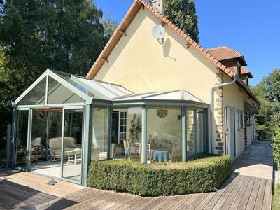 Maison - 215 m² - 9 pièces