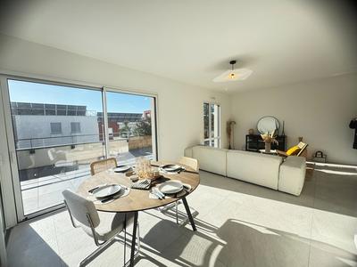 Appartement - 96 m² - 4 pièces