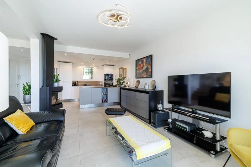 Maison - 107 m² - 5 pièces