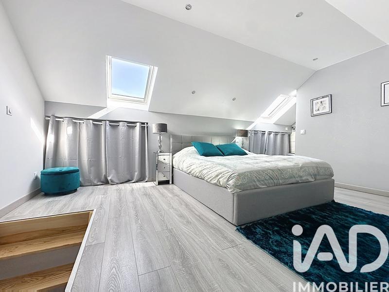 Maison - 93 m² - 5 pièces