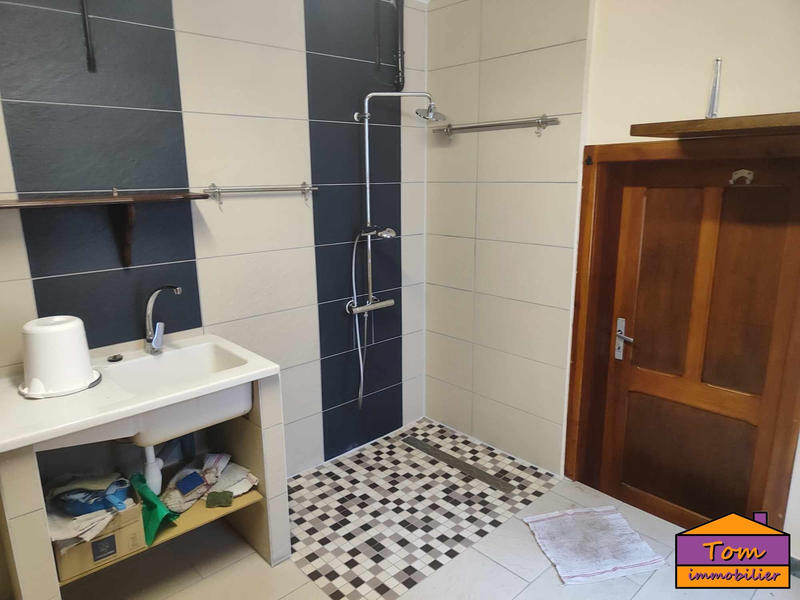 Maison - 250 m² - 10 pièces