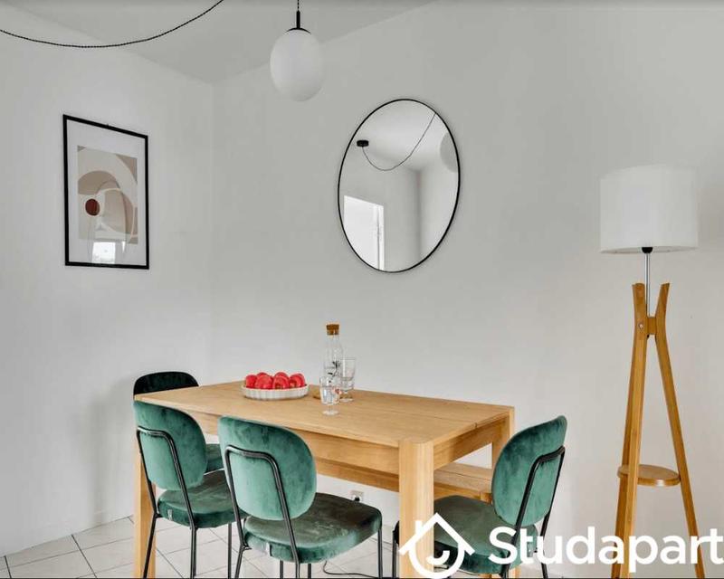 Chambre - 120 m² - 1 pièce