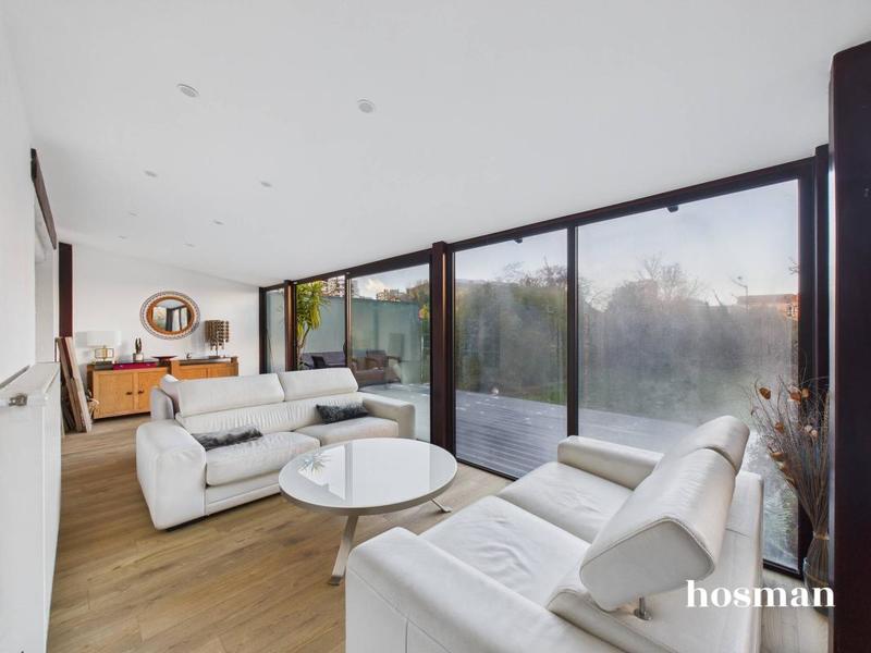 Maison - 210 m² - 6 pièces