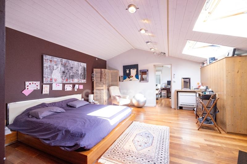 Maison - 300 m² - 12 pièces