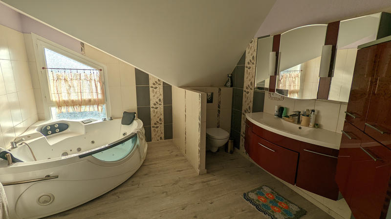 Maison - 95 m² - 5 pièces