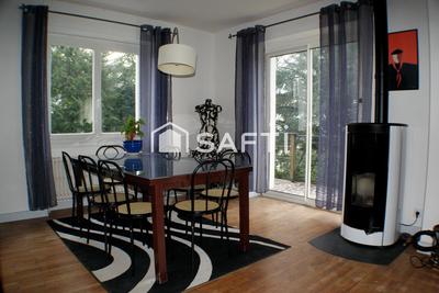 Maison - 167 m² - 8 pièces