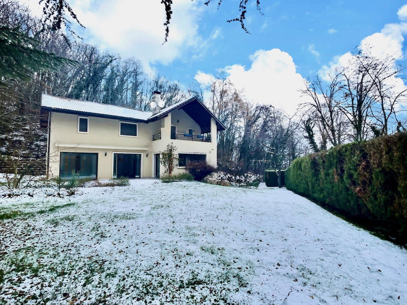 Maison - 203 m² - 7 pièces