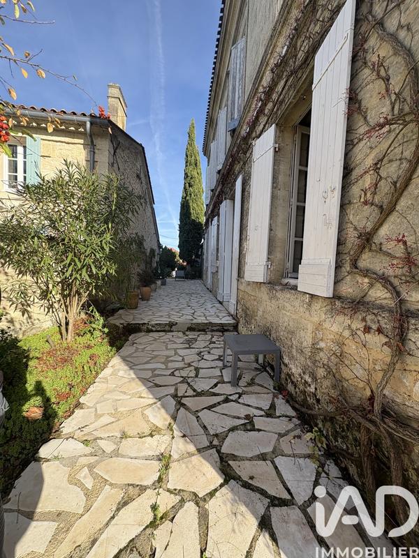 Maison - 340 m² - 12 pièces