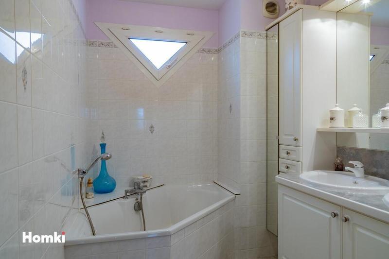 Appartement - 82 m² - 3 pièces