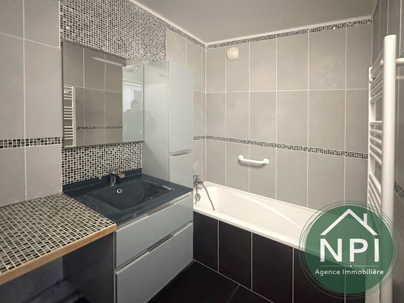 Appartement - 81 m² - 5 pièces