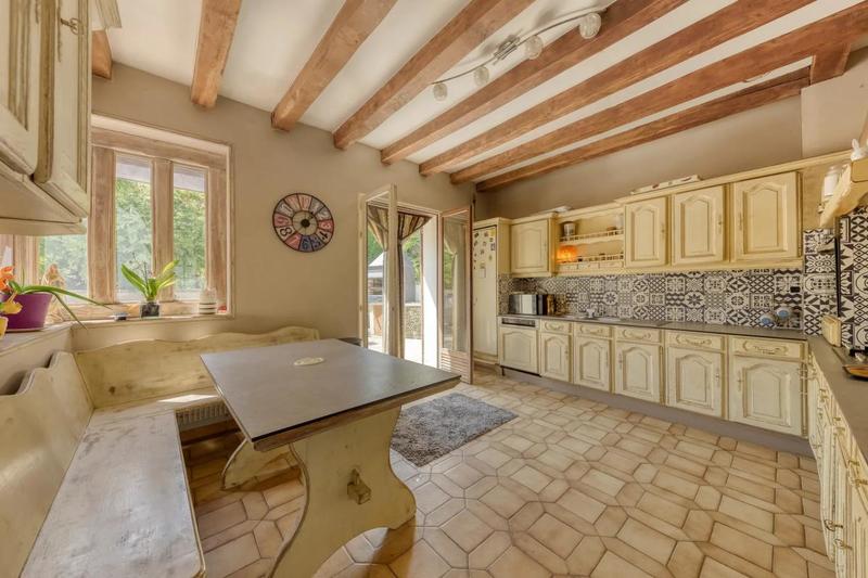 Maison - 260 m² - 6 pièces