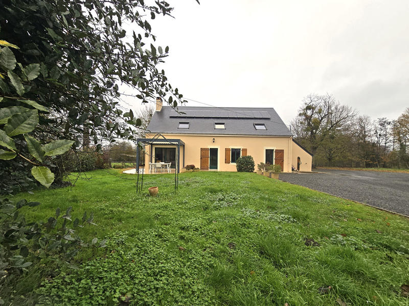 Maison - 170 m² - 8 pièces