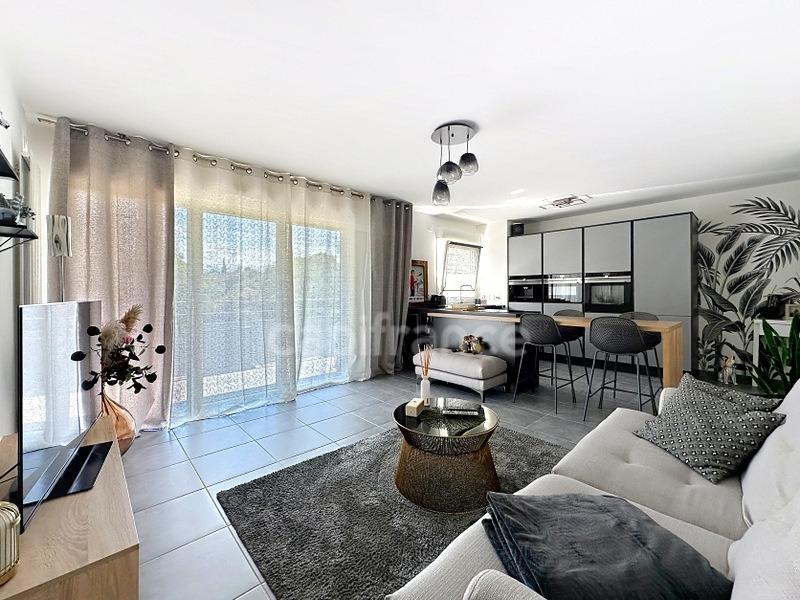 Appartement - 82 m² - 4 pièces