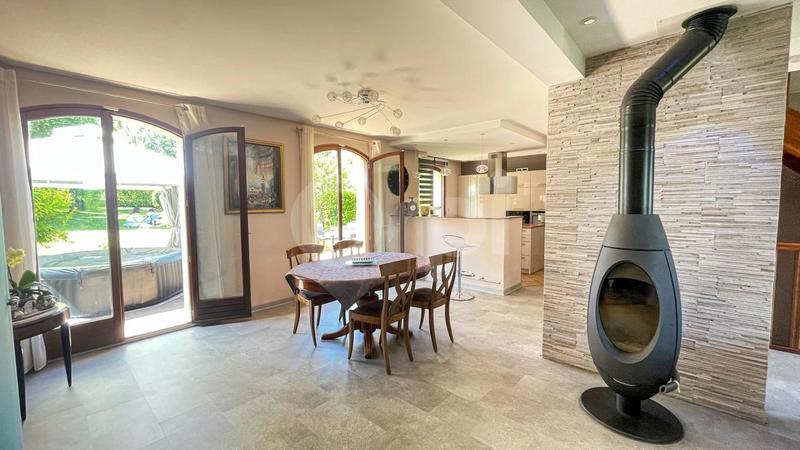 Maison - 150 m² - 7 pièces