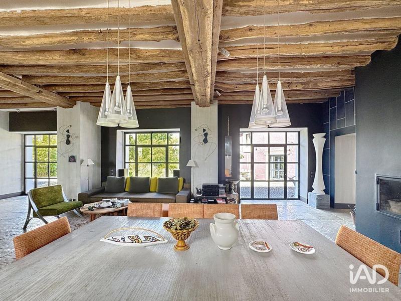 Maison - 1 445 m² - 20 pièces