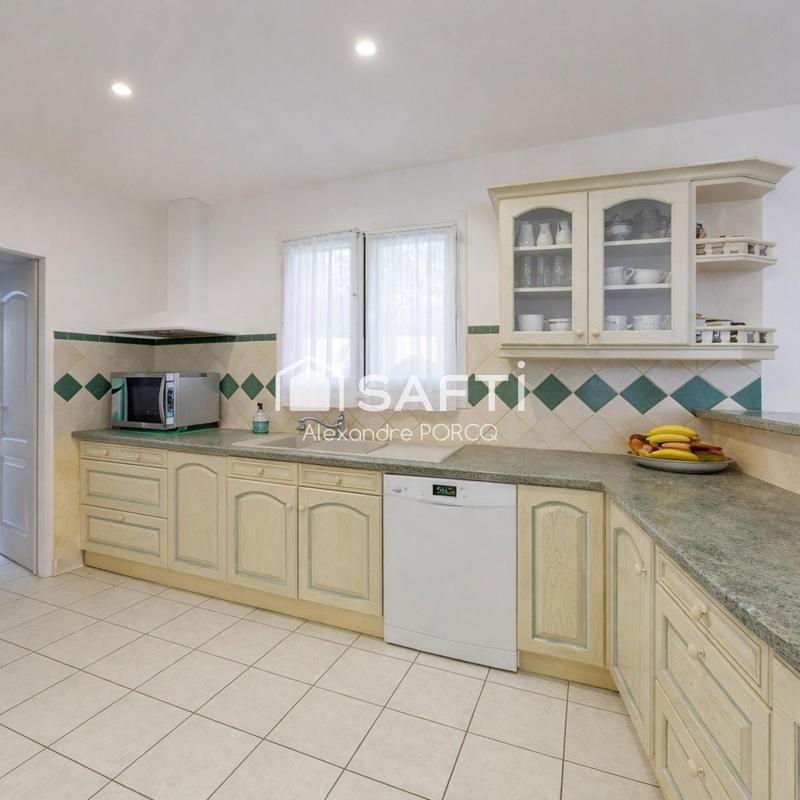 Maison - 188 m² - 8 pièces