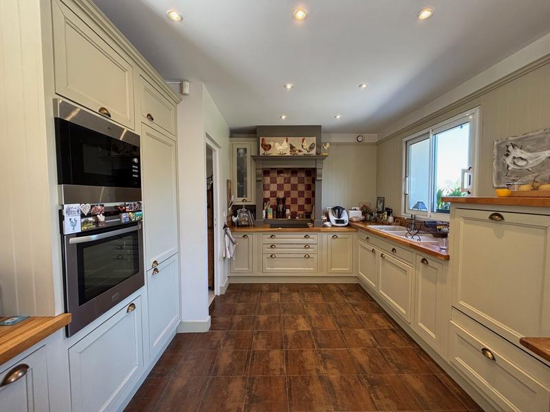 Maison traditionnelle - 156 m² - 5 pièces