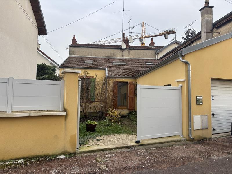 Maison - 102 m² - 4 pièces