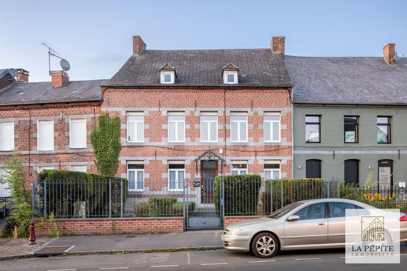 Maison - 240 m² - 8 pièces