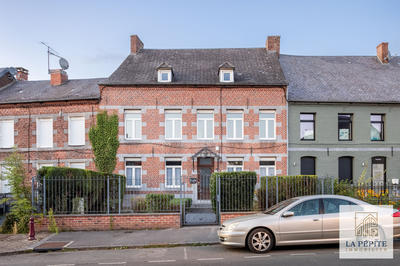 Maison - 240 m² - 8 pièces