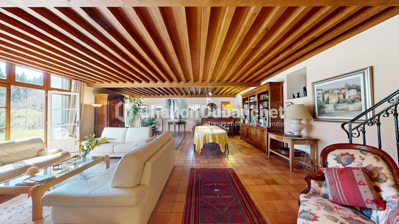 Maison - 380 m² - 7 pièces