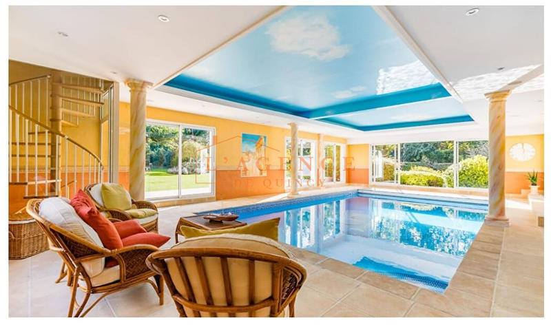 Propriété - 505 m² - 9 pièces