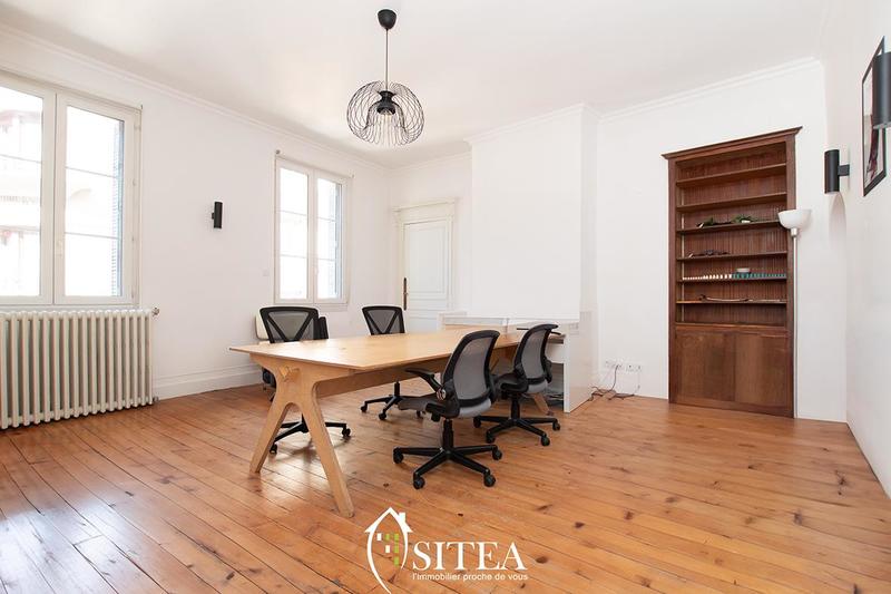 Appartement bourgeois - 142 m² - 4 pièces