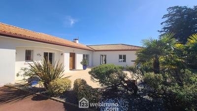 Villa - 199 m² - 7 pièces