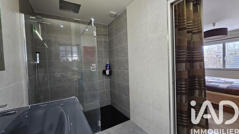 Maison - 208 m² - 8 pièces