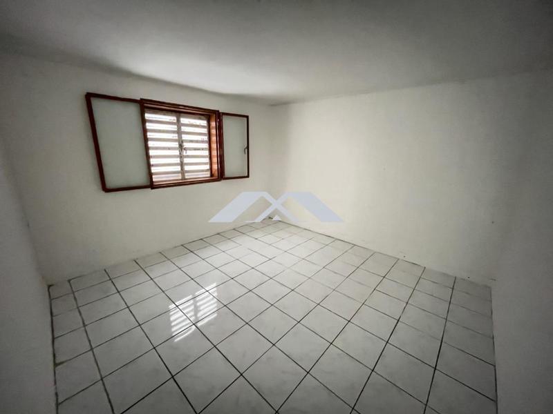 Maison traditionnelle - 251 m² - 7 pièces