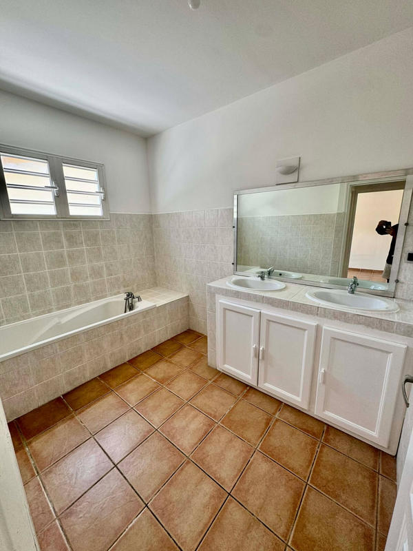 Villa - 95 m² - 5 pièces