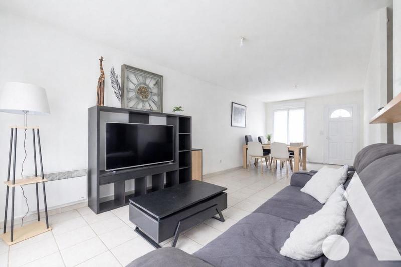 Maison - 80 m² - 5 pièces