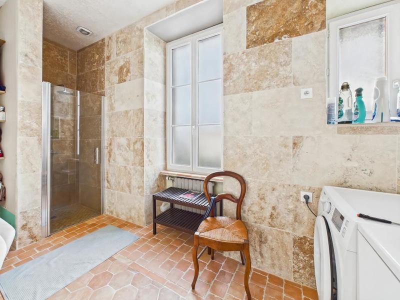 Maison - 210 m² - 10 pièces