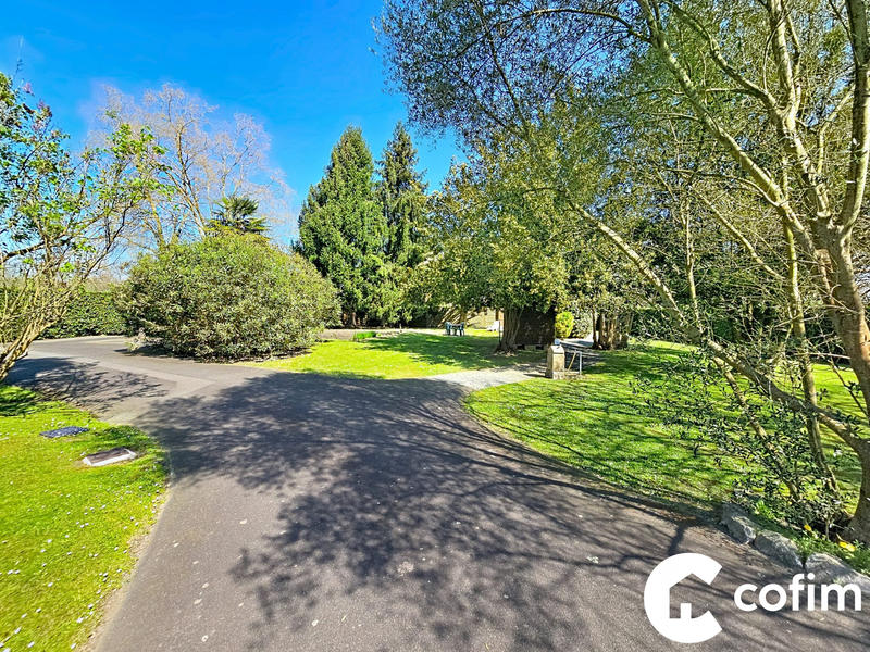 Maison - 264 m² - 9 pièces