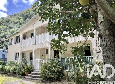 Maison - 280 m² - 13 pièces