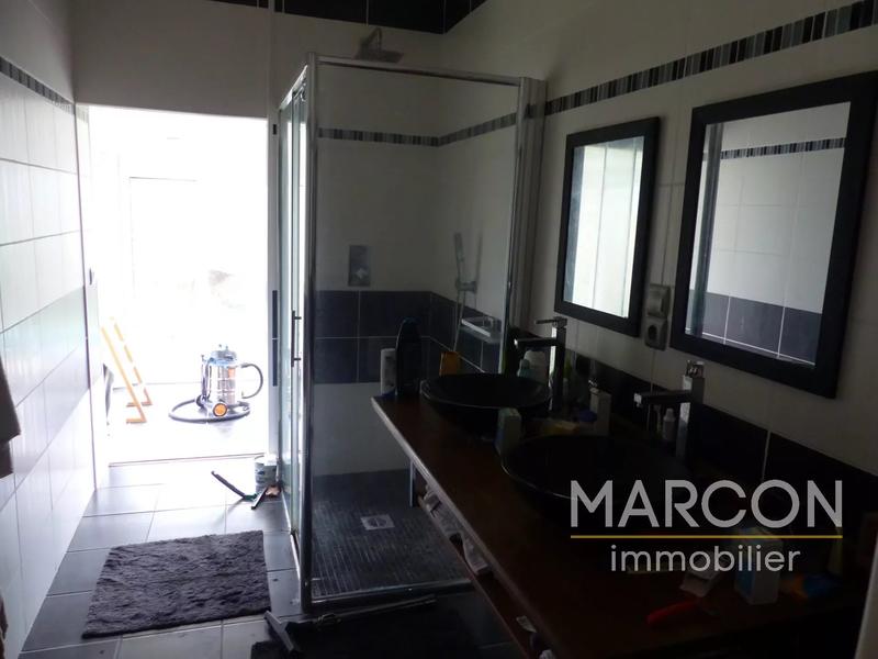 Maison - 208 m² - 7 pièces