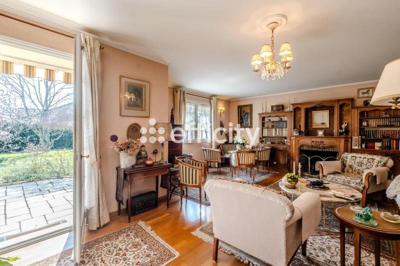 Pavillon - 170 m² - 7 pièces