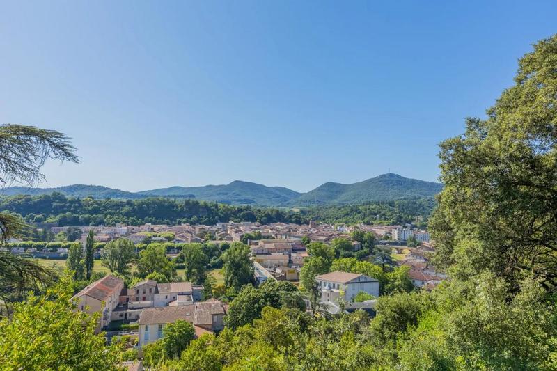 Maison ancienne - 195 m² - 7 pièces