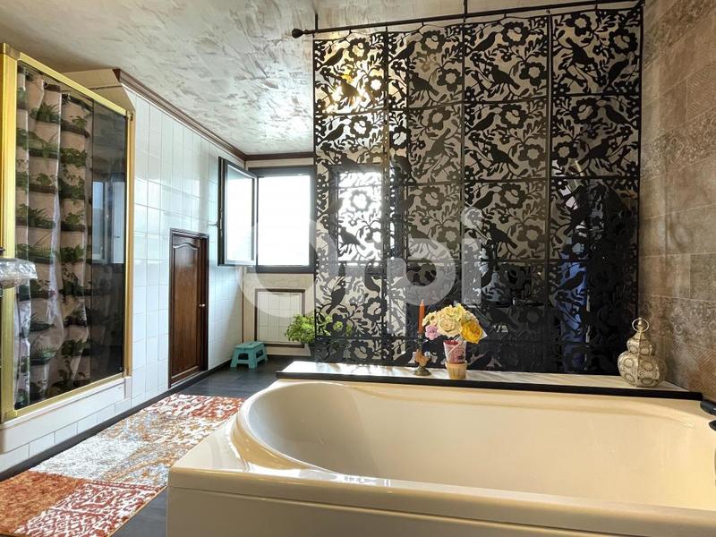 Appartement - 152 m² - 4 pièces