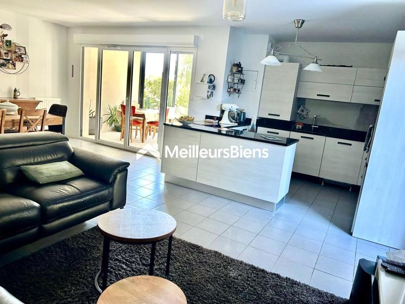 Appartement - 99 m² - 4 pièces