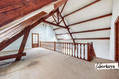 Propriété - 270 m² - 8 pièces