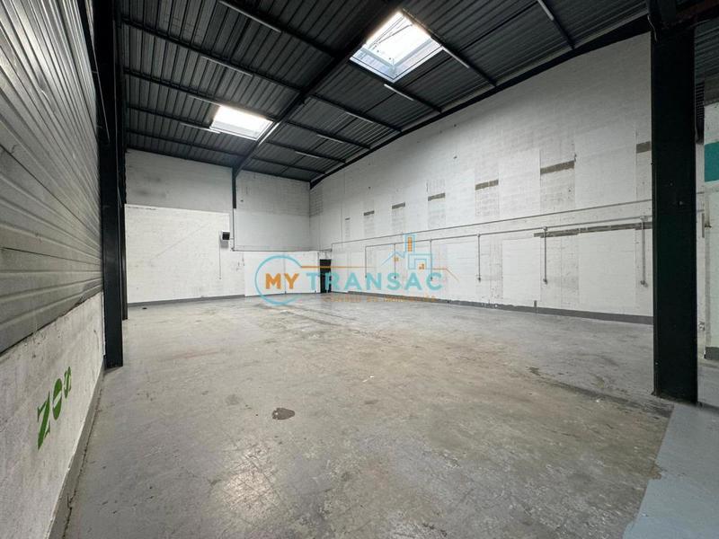Local d'activité / Entrepôt - 410 m²