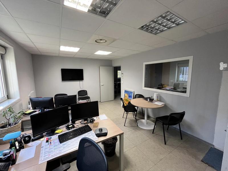 Local d'activités - 430 m² - 12 pièces