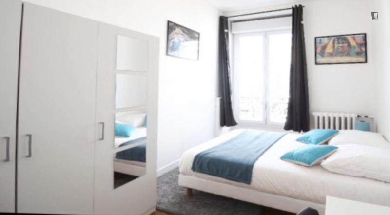 Chambre - 12 m² - 7 pièces